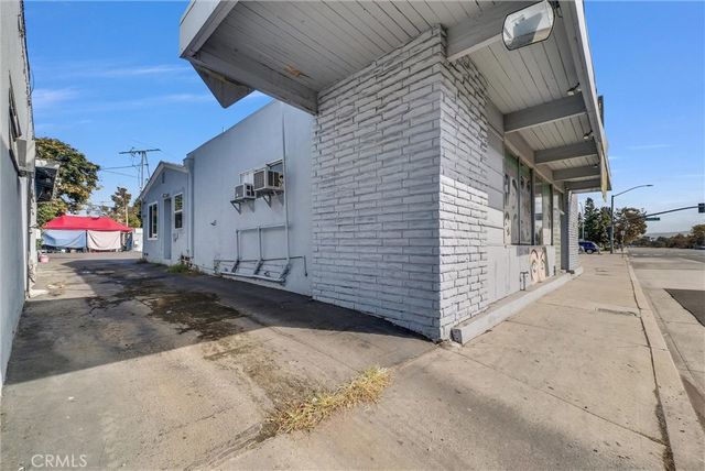 1823 W 17th, Santa Ana, CA 92706