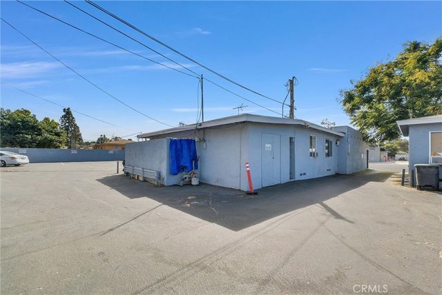 1823 W 17th, Santa Ana, CA 92706