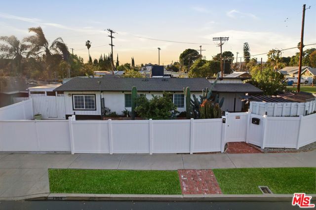 7959 Bothwell Road, Reseda (los Angeles), CA 91335