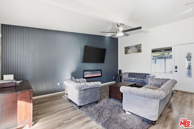 7959 Bothwell Road, Reseda (los Angeles), CA 91335