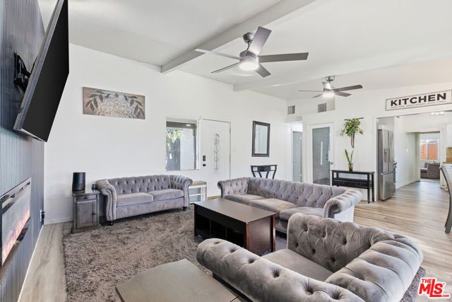 7959 Bothwell Road, Reseda (los Angeles), CA 91335