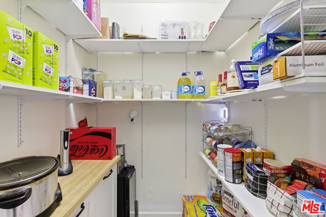 7959 Bothwell Road, Reseda (los Angeles), CA 91335