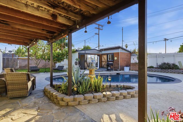 7959 Bothwell Road, Reseda (los Angeles), CA 91335