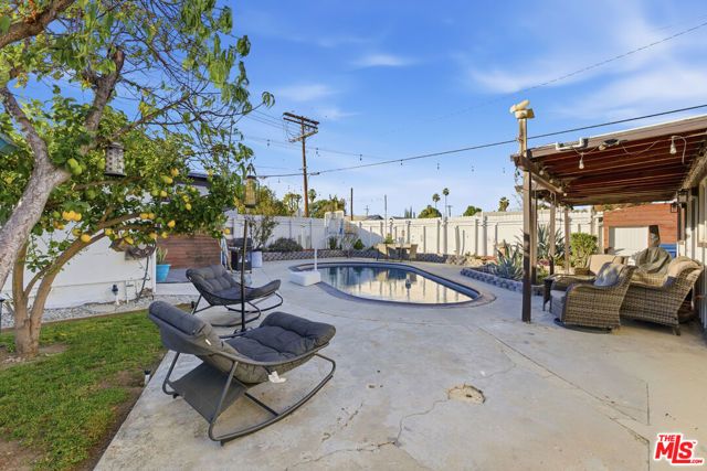 7959 Bothwell Road, Reseda (los Angeles), CA 91335