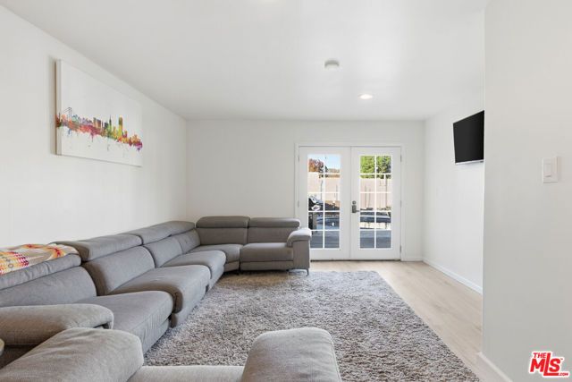 7959 Bothwell Road, Reseda (los Angeles), CA 91335