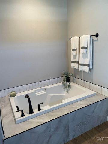 1196 Creekside Way, Twin Falls, ID 83301