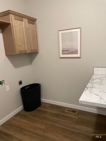 1196 Creekside Way, Twin Falls, ID 83301