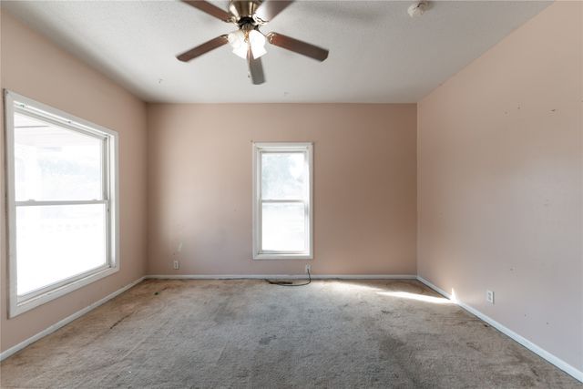 713 W Madison Street, Knoxville, IA 50138