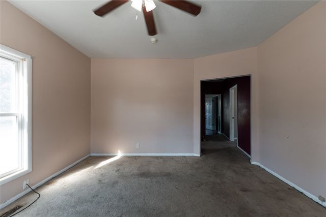 713 W Madison Street, Knoxville, IA 50138