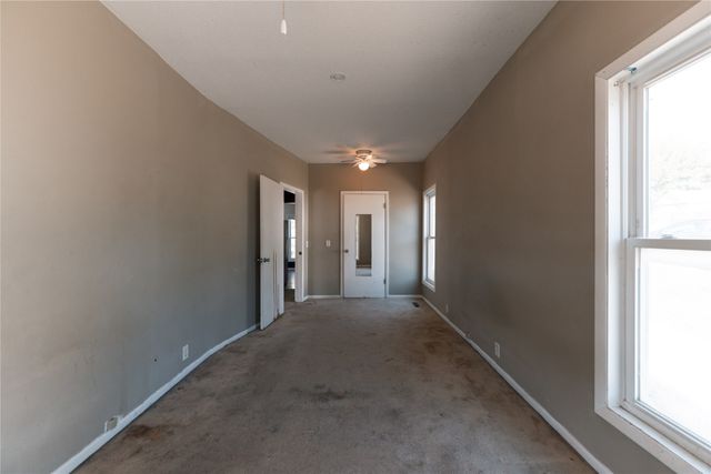 713 W Madison Street, Knoxville, IA 50138