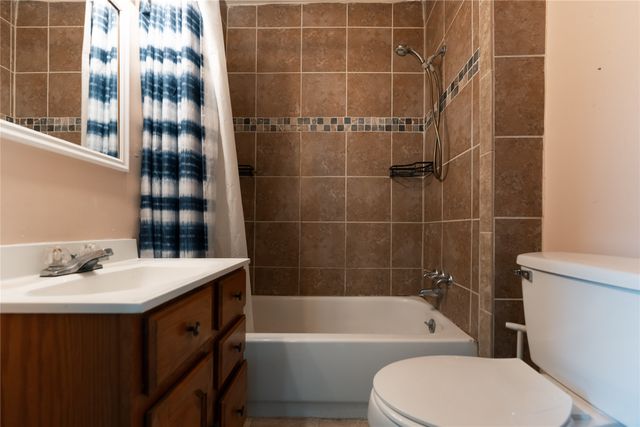 713 W Madison Street, Knoxville, IA 50138