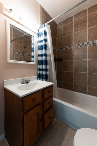 713 W Madison Street, Knoxville, IA 50138