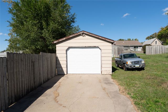 713 W Madison Street, Knoxville, IA 50138