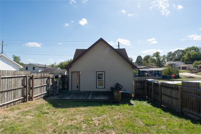 713 W Madison Street, Knoxville, IA 50138