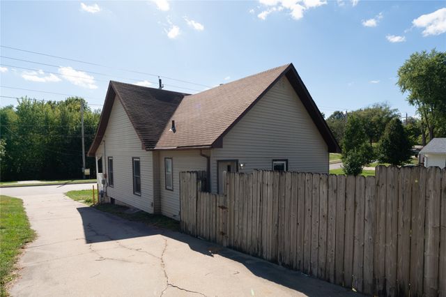 713 W Madison Street, Knoxville, IA 50138