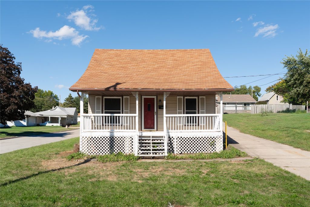 713 W Madison Street, Knoxville, IA 50138
