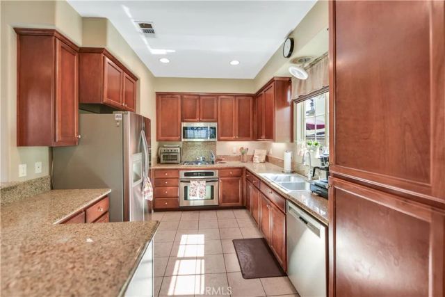 450 Merced Court, Corona, CA 92878