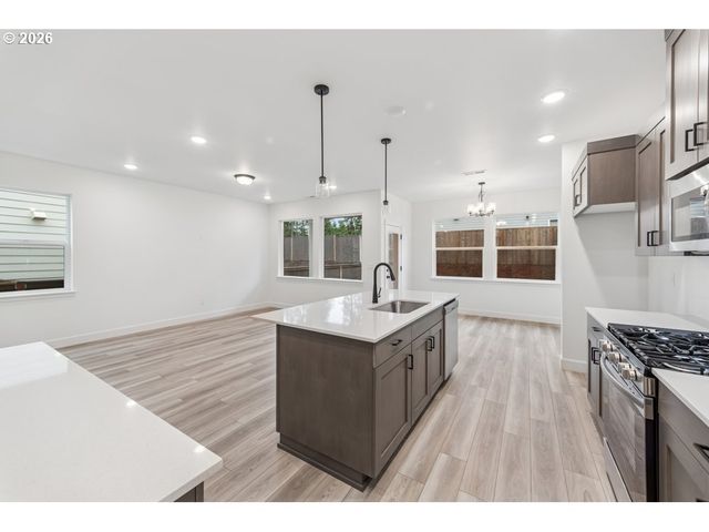 904 Rosebud Ct, Forest Grove, OR 97116