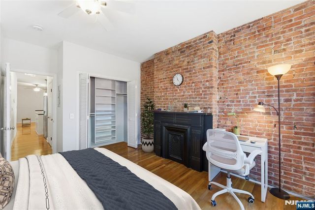 211 14th Street 3R, Hoboken, NJ 07030