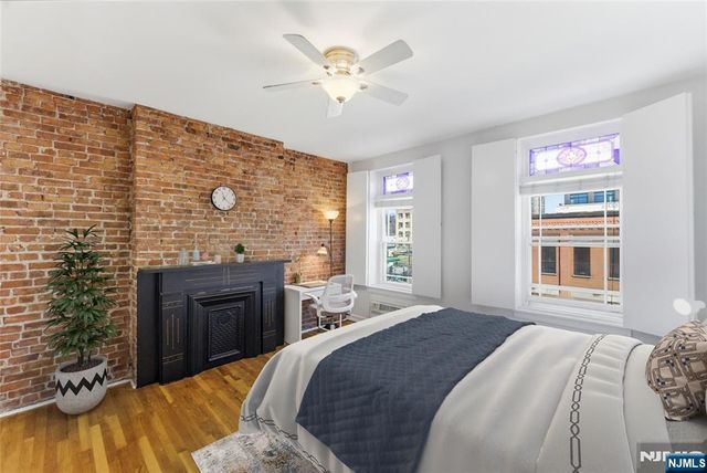 211 14th Street 3R, Hoboken, NJ 07030
