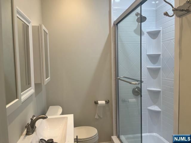 211 14th Street 3R, Hoboken, NJ 07030