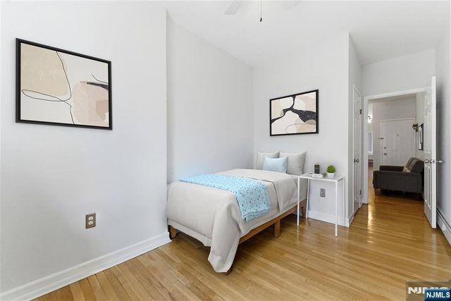 211 14th Street 3R, Hoboken, NJ 07030