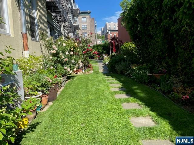 211 14th Street 3R, Hoboken, NJ 07030