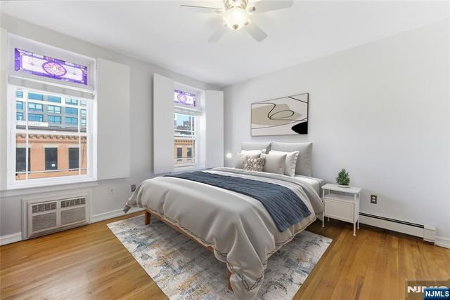 211 14th Street 3R, Hoboken, NJ 07030