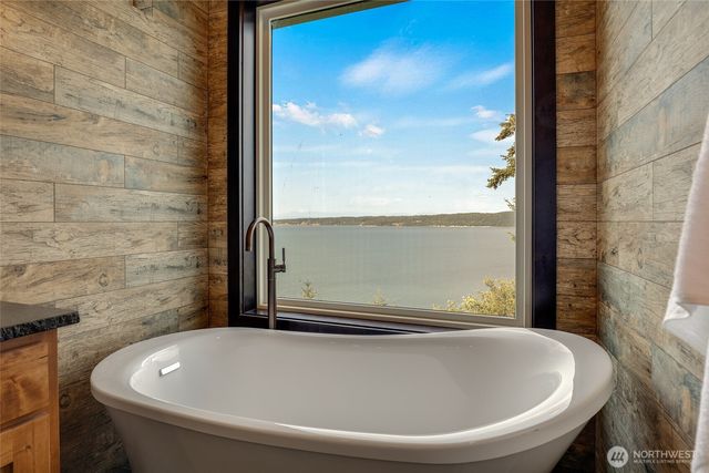 2885 Newell Road, Camano Island, WA 98282