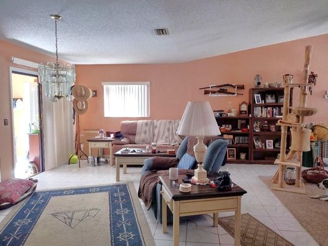 18 PALMYRA LANE, Palm Coast, FL 32164