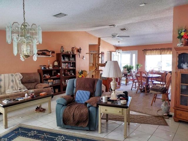 18 PALMYRA LANE, Palm Coast, FL 32164