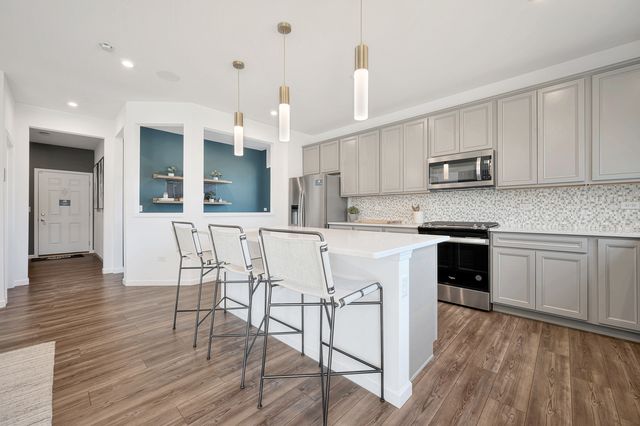2607 Lawlor Lane, Naperville, IL 60564