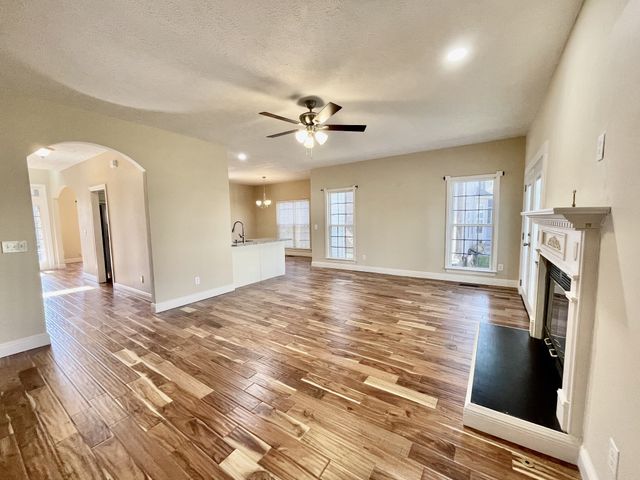 6724 Sunnywood Dr, Nashville, TN 37211