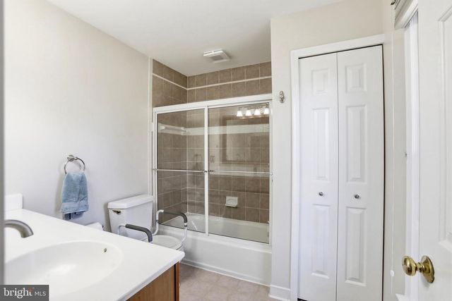 9202 ROCKEFELLER LN, Springfield, VA 22153