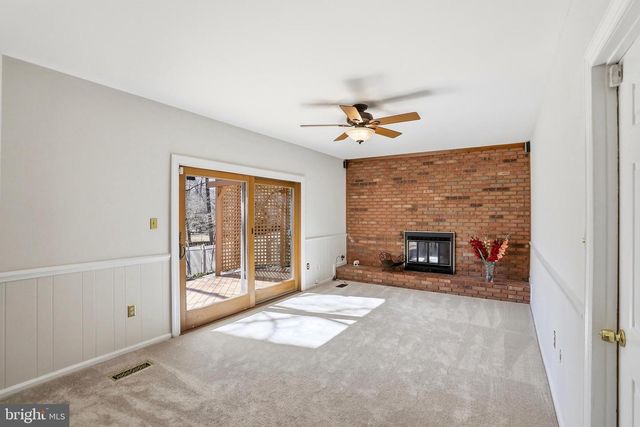 9202 ROCKEFELLER LN, Springfield, VA 22153