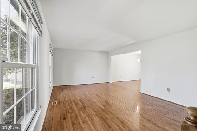 9202 ROCKEFELLER LN, Springfield, VA 22153