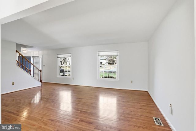 9202 ROCKEFELLER LN, Springfield, VA 22153