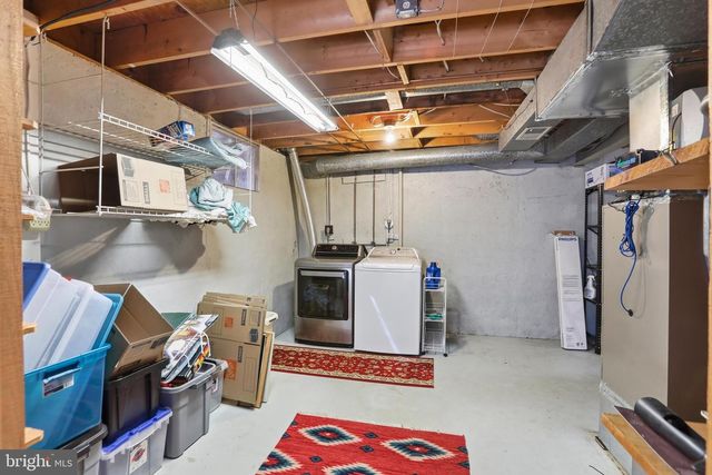 9202 ROCKEFELLER LN, Springfield, VA 22153