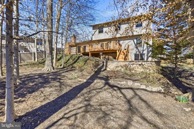 9202 ROCKEFELLER LN, Springfield, VA 22153