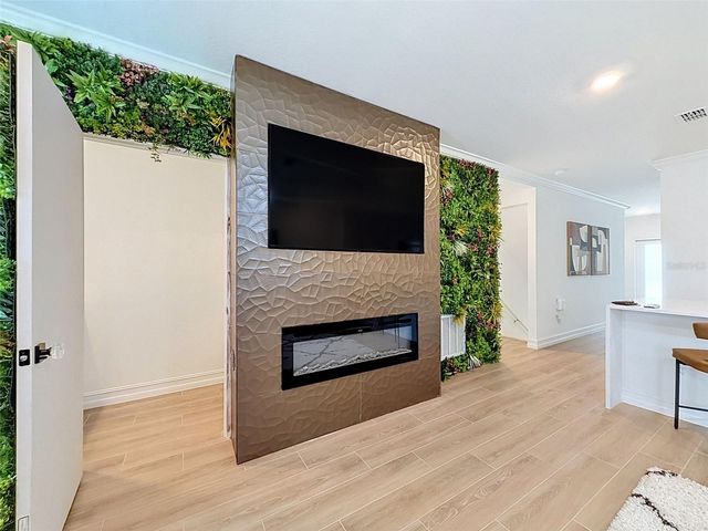 1511 W CHESTNUT STREET, Tampa, FL 33607