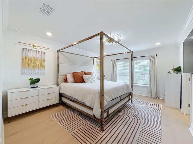 1511 W CHESTNUT STREET, Tampa, FL 33607