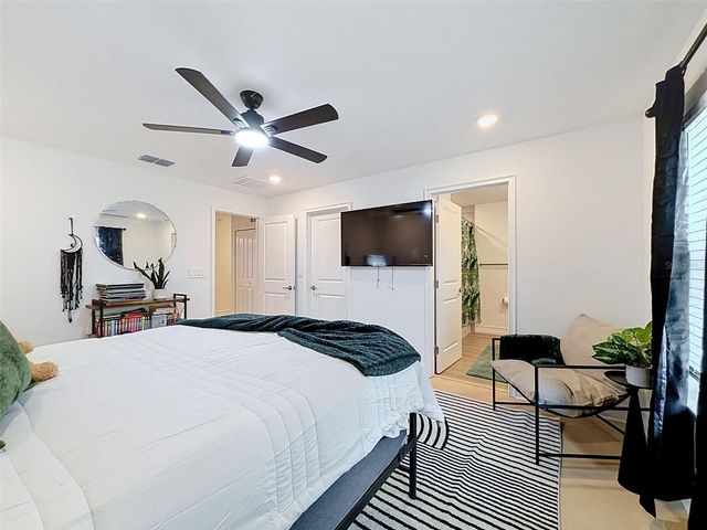 1511 W CHESTNUT STREET, Tampa, FL 33607