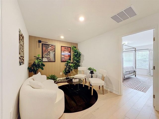 1511 W CHESTNUT STREET, Tampa, FL 33607