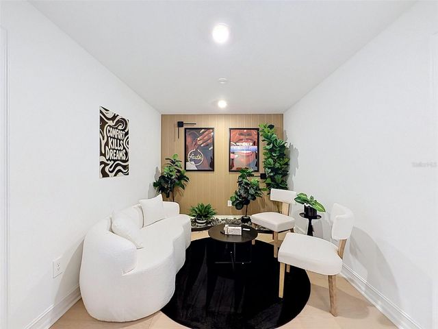 1511 W CHESTNUT STREET, Tampa, FL 33607