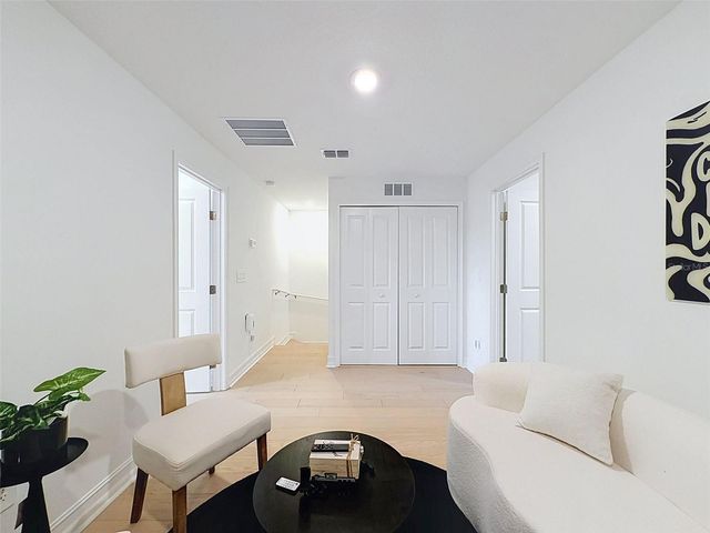 1511 W CHESTNUT STREET, Tampa, FL 33607