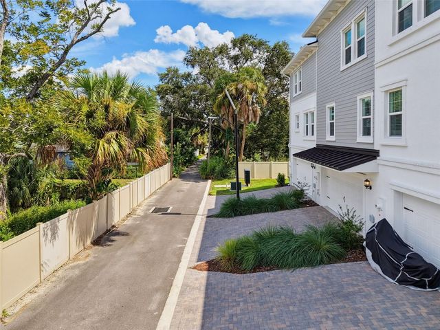 1511 W CHESTNUT STREET, Tampa, FL 33607