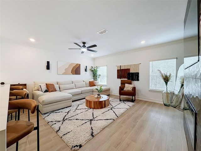 1511 W CHESTNUT STREET, Tampa, FL 33607