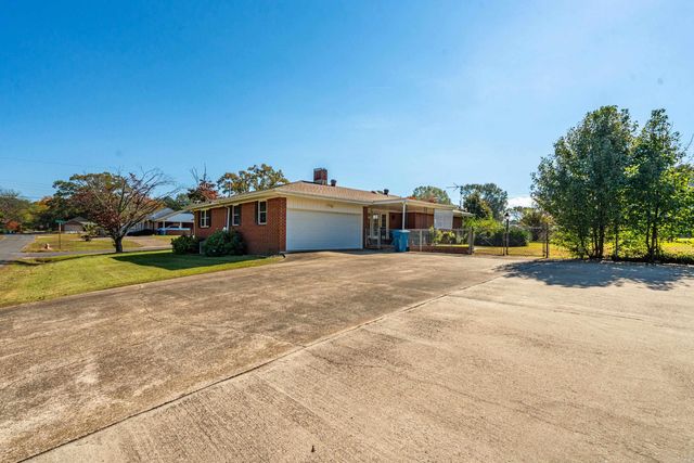 2106 Taylor Street, Malvern, AR 72104