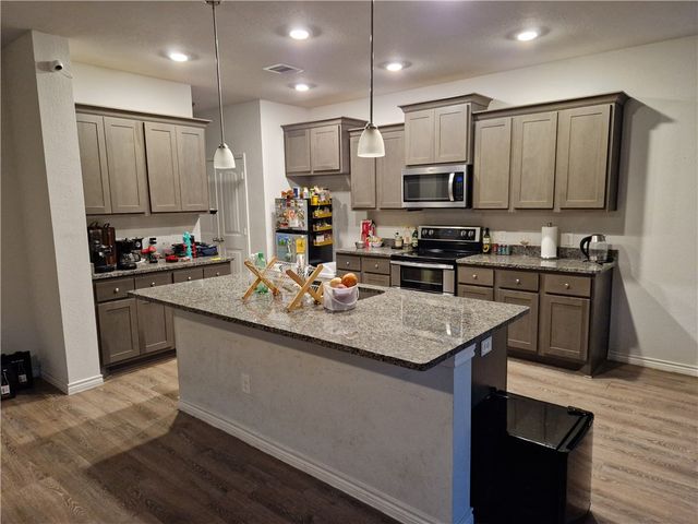 1920 Cartwright Street, Bryan, TX 77807