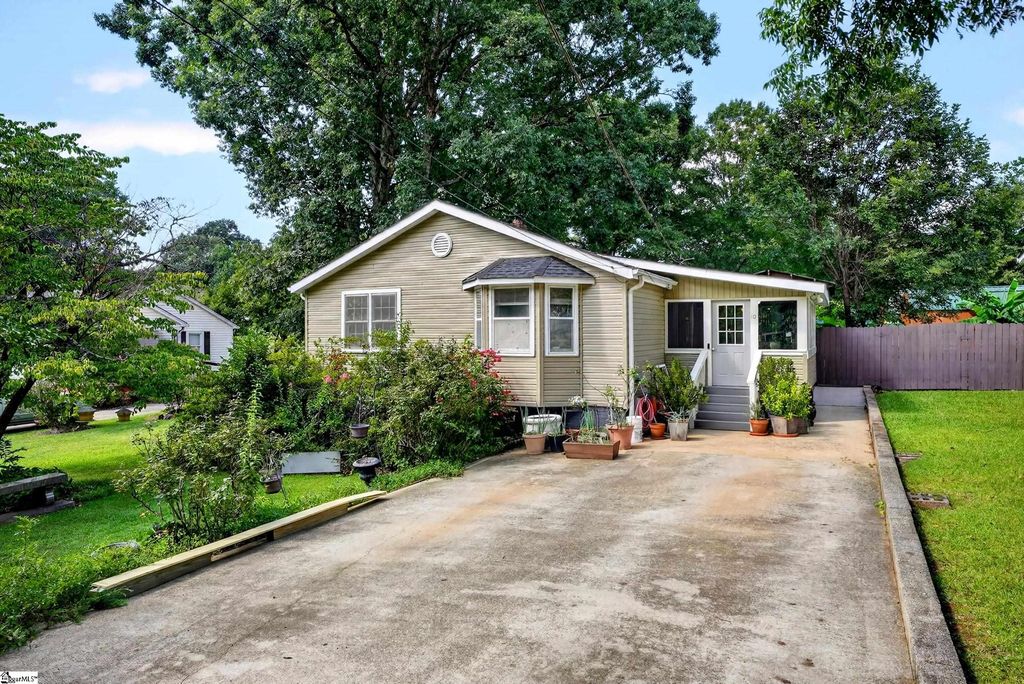 10 Westbrook Drive, Greenville, SC 29605